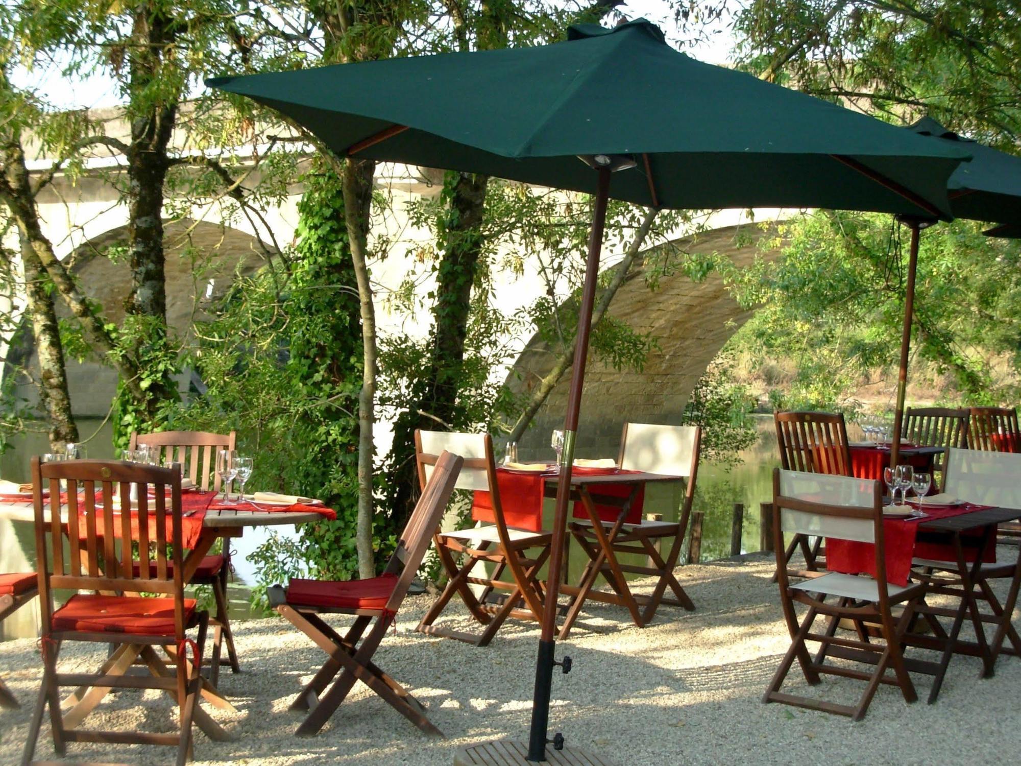 Logis Auberge De La Riviere Les Velluire-sur-Vendee ภายนอก รูปภาพ